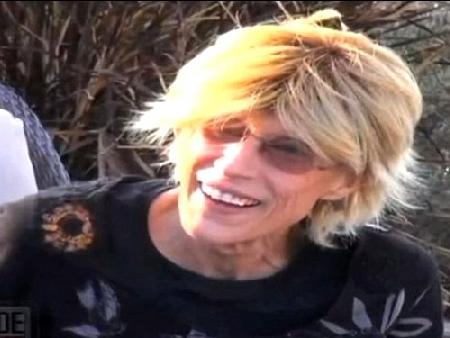 朱莉姨媽，黛比·馬丁